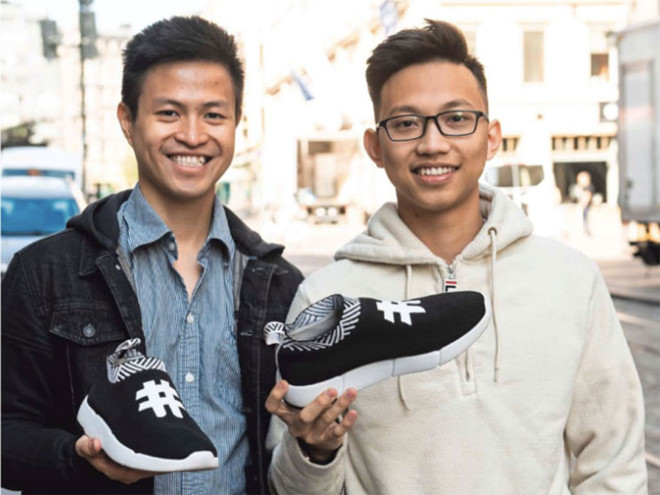 Hai du học sinh Việt thành công với giày làm từ bã cà phê