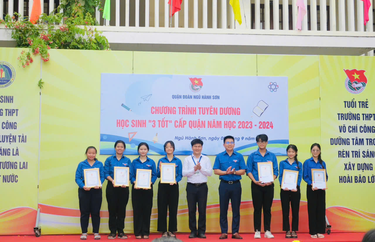 QUẬN ĐOÀN NGŨ HÀNH SƠN TỔ CHỨC TUYÊN DƯƠNG DANH HIỆU "HỌC SINH 3 TỐT" CẤP QUẬN NĂM HỌC 2023 - 2024