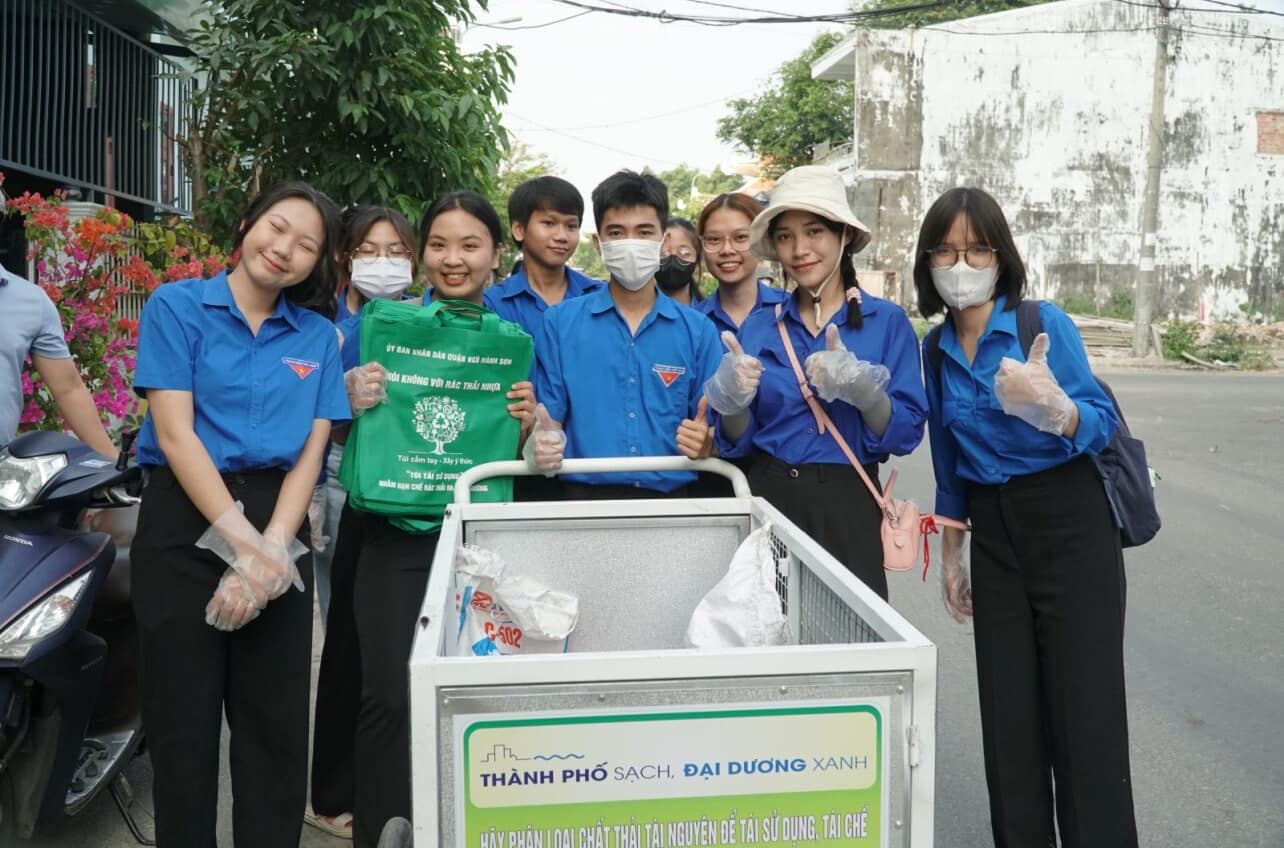 QUẬN ĐOÀN NGŨ HÀNH SƠN TỔ CHỨC MÔ HÌNH "CHUYẾN XE KẾ HOẠCH NHỎ - PHÂN LOẠI RÁC THẢI - GÂY QUỸ GIÚP BẠN" HƯỞNG ỨNG PHONG TRÀO CHỐNG RÁC THẢI NHỰA NĂM 2024